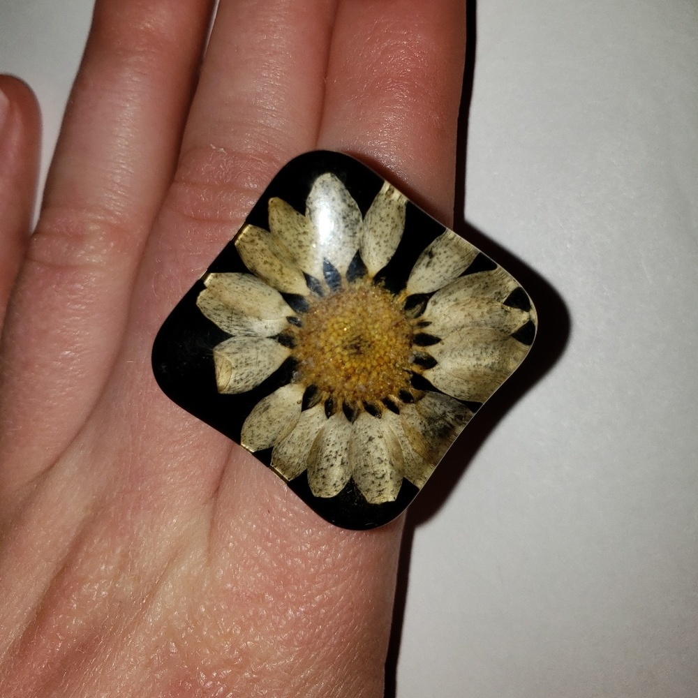 Flower ring